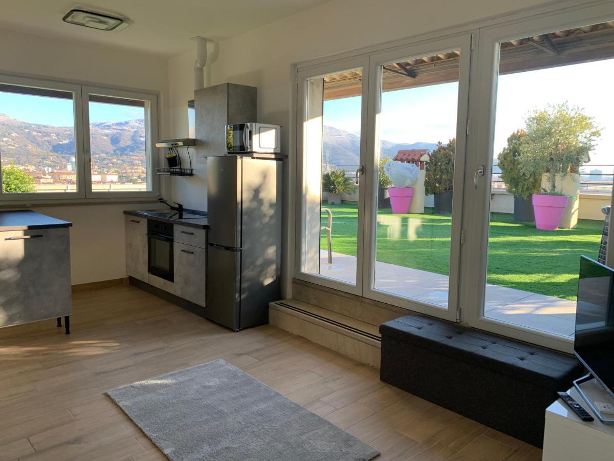 Attico Sky Garden Apartment Brescia Bagian luar foto