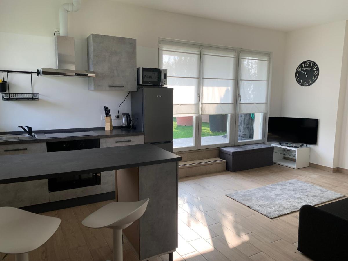 Attico Sky Garden Apartment Brescia Bagian luar foto